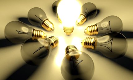 Idea light bulb concept with copyspace